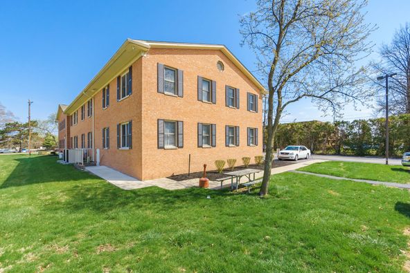 261 W Johnstown Rd, Gahanna, OH 43230